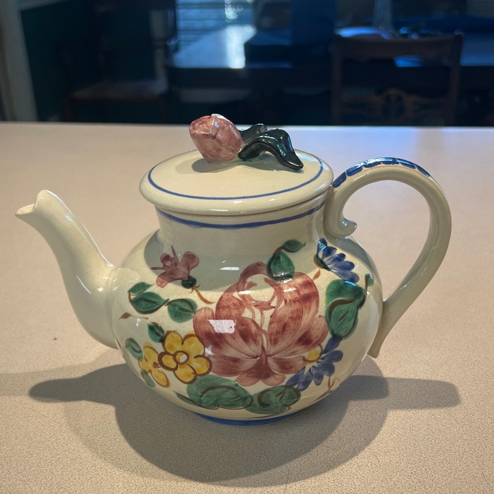 🪷Vintage Red Wing Hand Painted Teapot And Lid